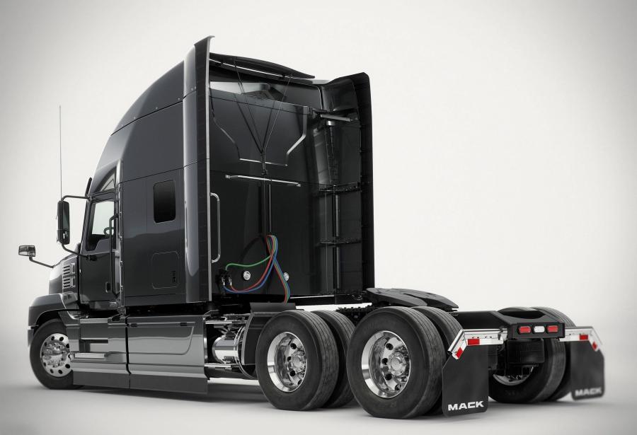  Mack Anthem 70-inch Stand Up Sleeper Cab 2018 года  (фото 17 из 18)